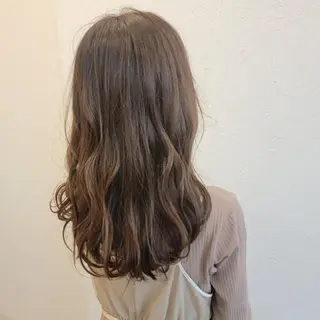 セミロング カラー 浜田りほ Luxbe 博多バスターミナルのヘアスタイル