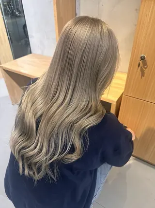 ロング Ashe　oleng所属・オモヤ ウタノのヘアスタイル