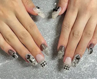 ネイル VIERU 🌈🎀💖のネイルデザイン