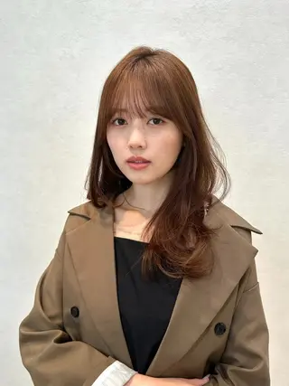 セミロング カラー パーマ 🫧小顔×似合わせ× 透明感カラー🫧のヘアスタイル