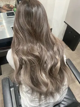 ロング 髪質改善 カラー専門店のヘアスタイル