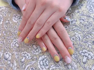 ネイル 指名支持率NO.1 スタイリストのヘアスタイル