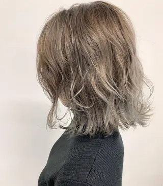 ショート カラー 色白に見える暗髪 梅田・増田のヘアスタイル