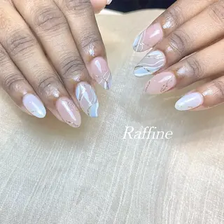 ネイル RAFFINE 月🦋🩵のネイルデザイン