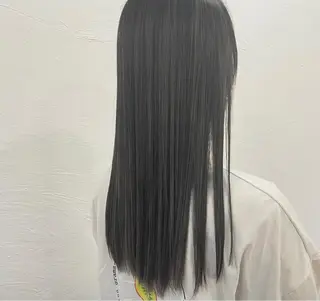 ロング カラー REttice所属・河野 満月のヘアスタイル