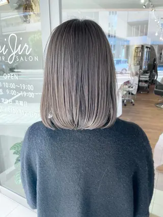 ミディアム カラー Roijir所属・roijir ロイジーのヘアスタイル