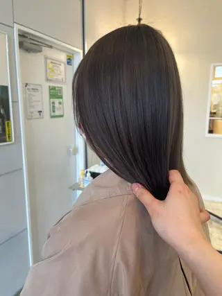 ミディアム ベージュカラー/ いぢちるみのヘアスタイル