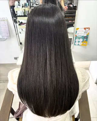 ロング カラー 栗田 優月のヘアスタイル