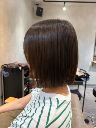 ミディアム 小泉 果穂のヘアスタイル