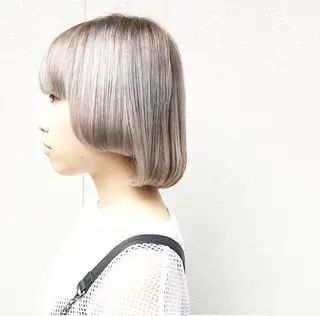 ミディアム カラー ブリーチ、パーマ 西部笑のヘアスタイル