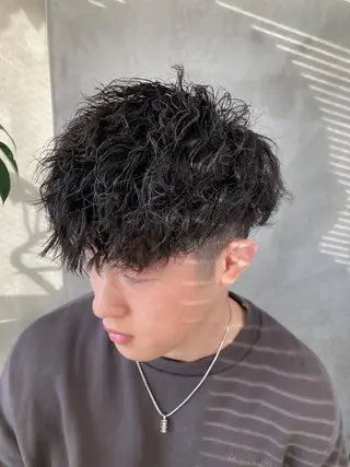 ショート パーマ メンズ fifth JINGUMAE所属・波巻きスパイラルパー マ/シャドウパーマ駿のヘアスタイル