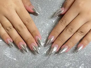 ネイル VIERU 🌈🎀💖のネイルデザイン