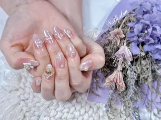 ミディアム カラー ネイル Lea NAILsalon所属・Le’a NailSalonのネイルデザイン