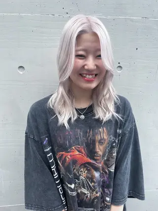 セミロング カラー ハイトーンカラー ⭐️NAZUNAのヘアスタイル