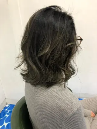 ミディアム カラー CoCooN Hiromiのヘアスタイル