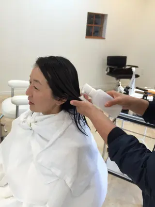 セミロング 髪質改善・修復 成瀬由賀里のヘアスタイル