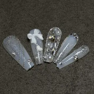 ネイル MQueen ネイルサロンマルのネイルデザイン