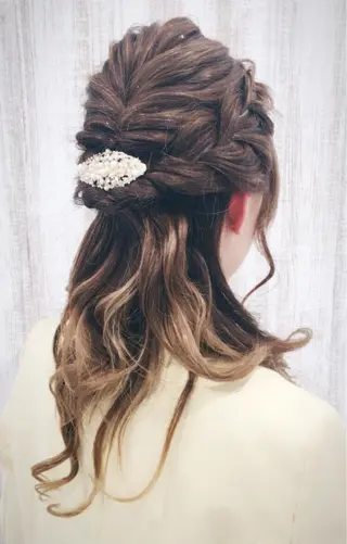 ロング ヘアアレンジ 透明感♡︎♡︎ 佐々木早苗のヘアスタイル