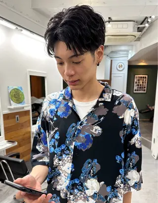 ミディアム パーマ メンズ グランジヘア 無造作ヘアHYUGAのヘアスタイル