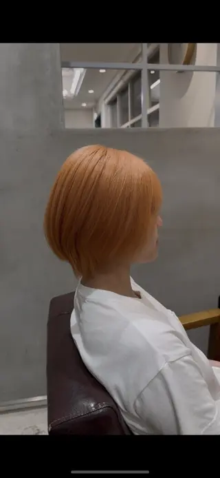 ショート カラー ほの カラー特化/ ブリーチ/ボブのヘアスタイル