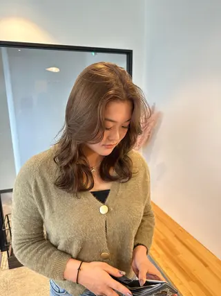 ミディアム yuika .のヘアスタイル