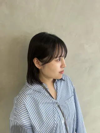 ミディアム effect横浜所属・切りっぱなしボブ/ 艶カラー/綾莉のヘアスタイル