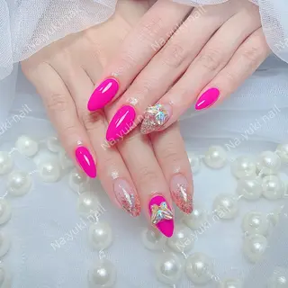 ネイル Queenie 🦋のネイルデザイン