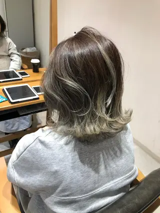 ショート カラー 🌟イメチェン美容師 🌟清水 大輝のヘアスタイル
