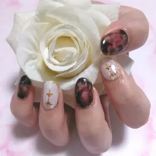 ネイル エステとネイル ローズコンフォートのネイルデザイン