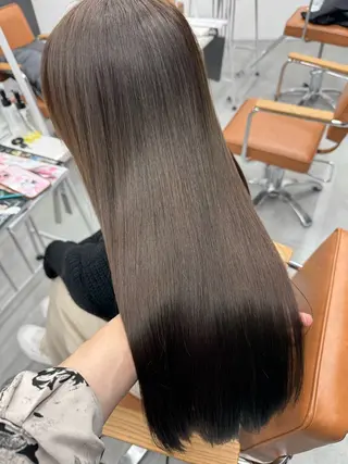 ロング ☘️透明感オリーブ/ 縮毛矯正ナミ☘️のヘアスタイル