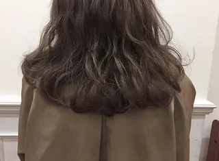 セミロング カラー たかいわ みきのヘアスタイル