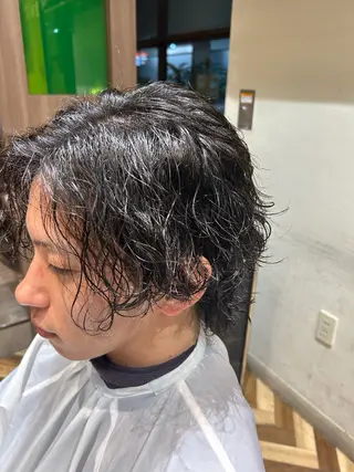 メンズ ナルミ ケイスケのヘアスタイル