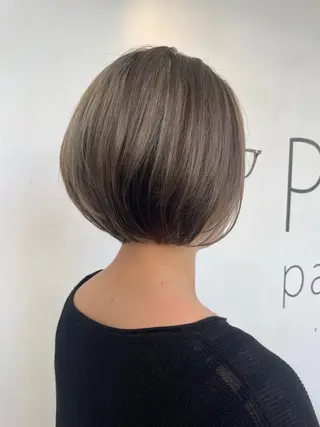 ショート カラー Hair Make powderのヘアスタイル