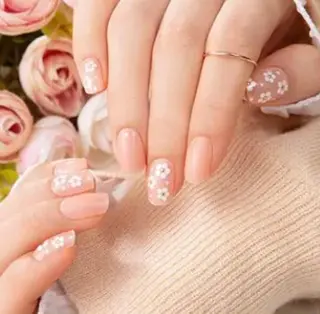 ネイル ゲン レイカのネイルデザイン