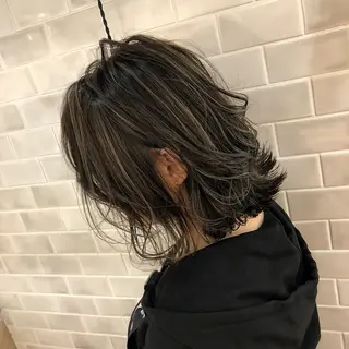 ショート カラー 奥田 恵樹のヘアスタイル