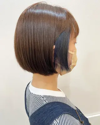 ショート カラー 内田温子大人女性 ハイライト、ボブのヘアスタイル