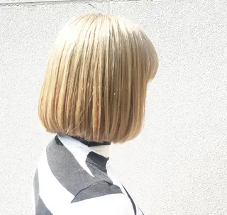 ミディアム カラー ブリーチ、パーマ 西部笑のヘアスタイル