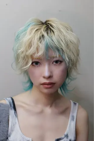 ショート カラー 𝙱𝙻𝙴𝙽 𝚋𝚢 𝚍𝚘𝚝.所属・🤍BLEN 窓🤍のヘアスタイル