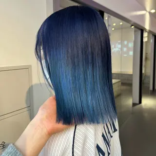 セミロング カラー 🌼動き×透明感🩵 ハイトーン/ナナのヘアスタイル