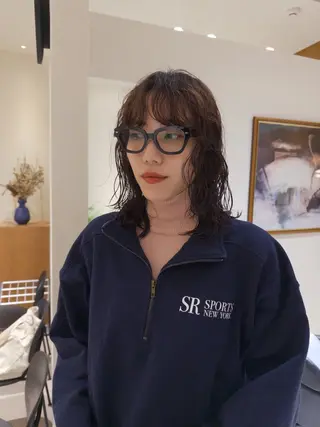 ミディアム パーマ yiye   神宮前所属・manami /暖色 /カットモデル募集のヘアスタイル