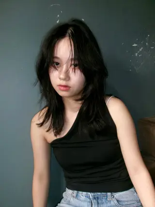 セミロング ハッシュカット🎀 レイヤーカットのヘアスタイル