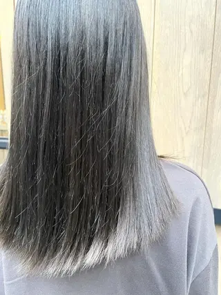 ミディアム カラー ハイライトが 得意なニキです😊のヘアスタイル