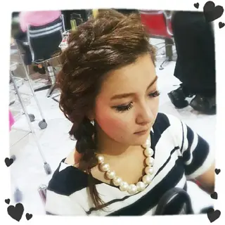 ヘアアレンジ ミディアム セミロング vi viのヘアスタイル