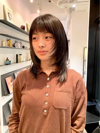 ミディアム Tomoka🐶🌟 似合わせカット✂︎のヘアスタイル