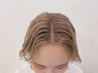 ショート カラー 顔周りレイヤー/韓国 ブリーチminamiのヘアスタイル