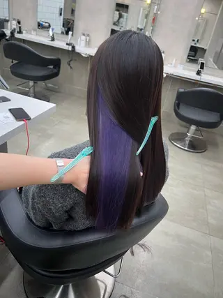 セミロング 寒色＆ブリーチ特化 寒色MiOのヘアスタイル