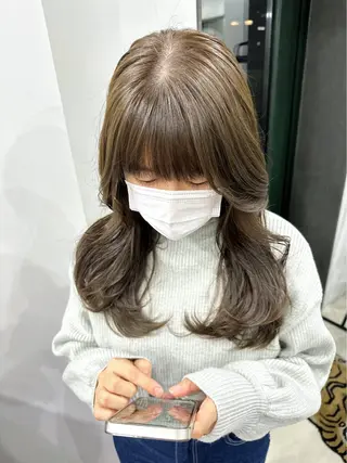 ロング カラー さあや 【透け感/艶感】のヘアスタイル