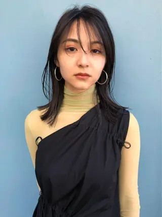 ミディアム Loom.所属・村上雅人 ナチュラルモードのヘアスタイル