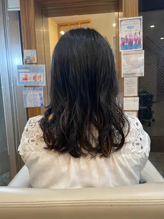 セミロング パーマ 本多 美羽のヘアスタイル