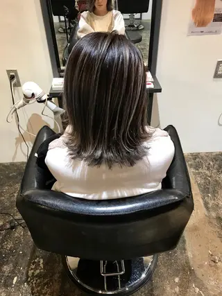 ミディアム カラー UMEDA FIGAROのヘアスタイル